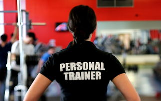 开云体育场-独行侠教练现场指导后卫摆脱技巧进行实操演示，独行侠新教练